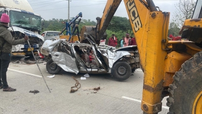 6 dead in truck, car accident: 51 road accidents across stat..