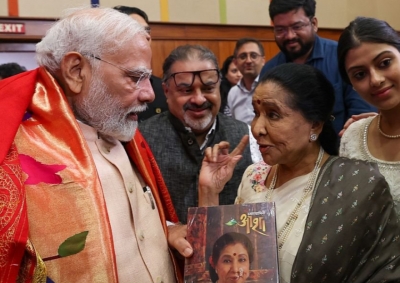 Asha Bosle passed away at 92 : PM Modi Condoles..