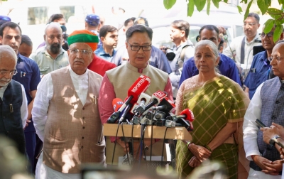 Terrorist word used for PM : BJP delegation complains to Ele..