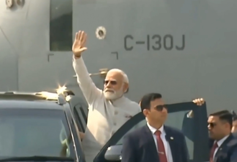World first national leader to make a dangerous emergency landing on the road, PM Modi