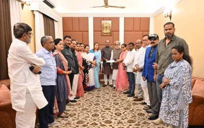 ಎನ್‌ಡಿಎಗೆ ಟಿಎಂಸಿಯ ಬಂಡಾಯ ಸಂಸದರ ಬೆಂಬಲ : ಲೋಕಸಭಾ ಸ್ಪೀಕರ್ ಓಂ ಬಿರ್ಲಾ ಗೆ ಭೇಟಿ 