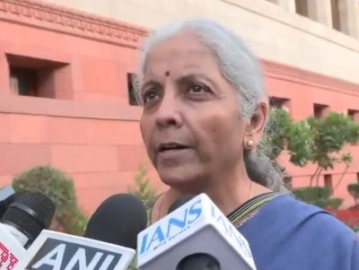 ಅಬಕಾರಿ ಸುಂಕ ಕಡಿತವನ್ನು ಸಮರ್ಥನೆ : ಜಾಗತಿಕ ಬೆಲೆ ಆಘಾತದಿಂದ ಸಾರ್ವಜನಿಕರನ್ನು ರಕ್ಷಿಸಿದೆ ಕೇಂದ್ರ ಸರ್ಕಾರ - ಸೀತಾರಾಮನ್ 